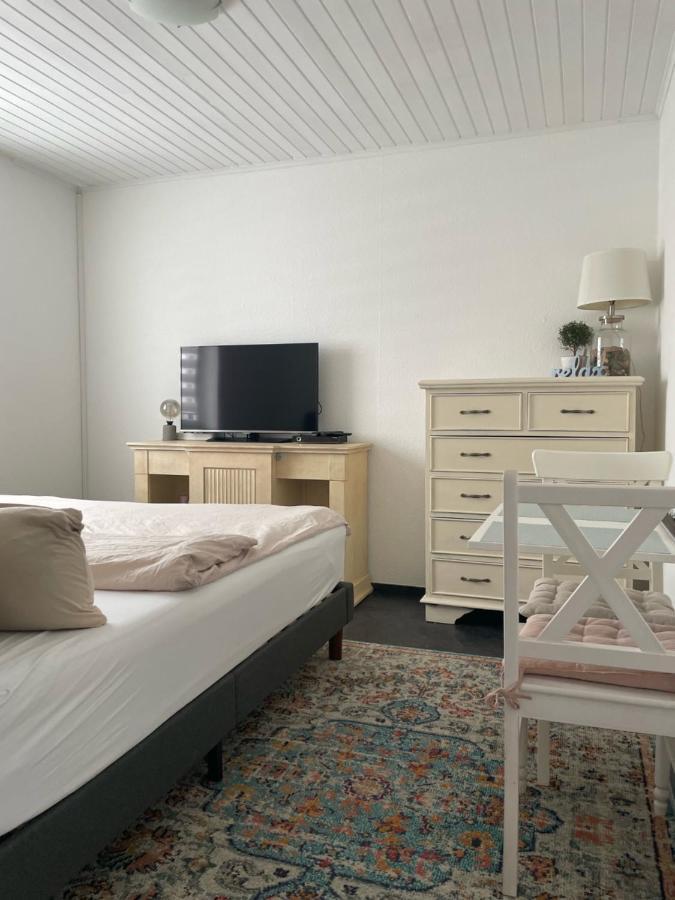 Einliegerwohnung In Taunusstein Bleidenstadt エクステリア 写真